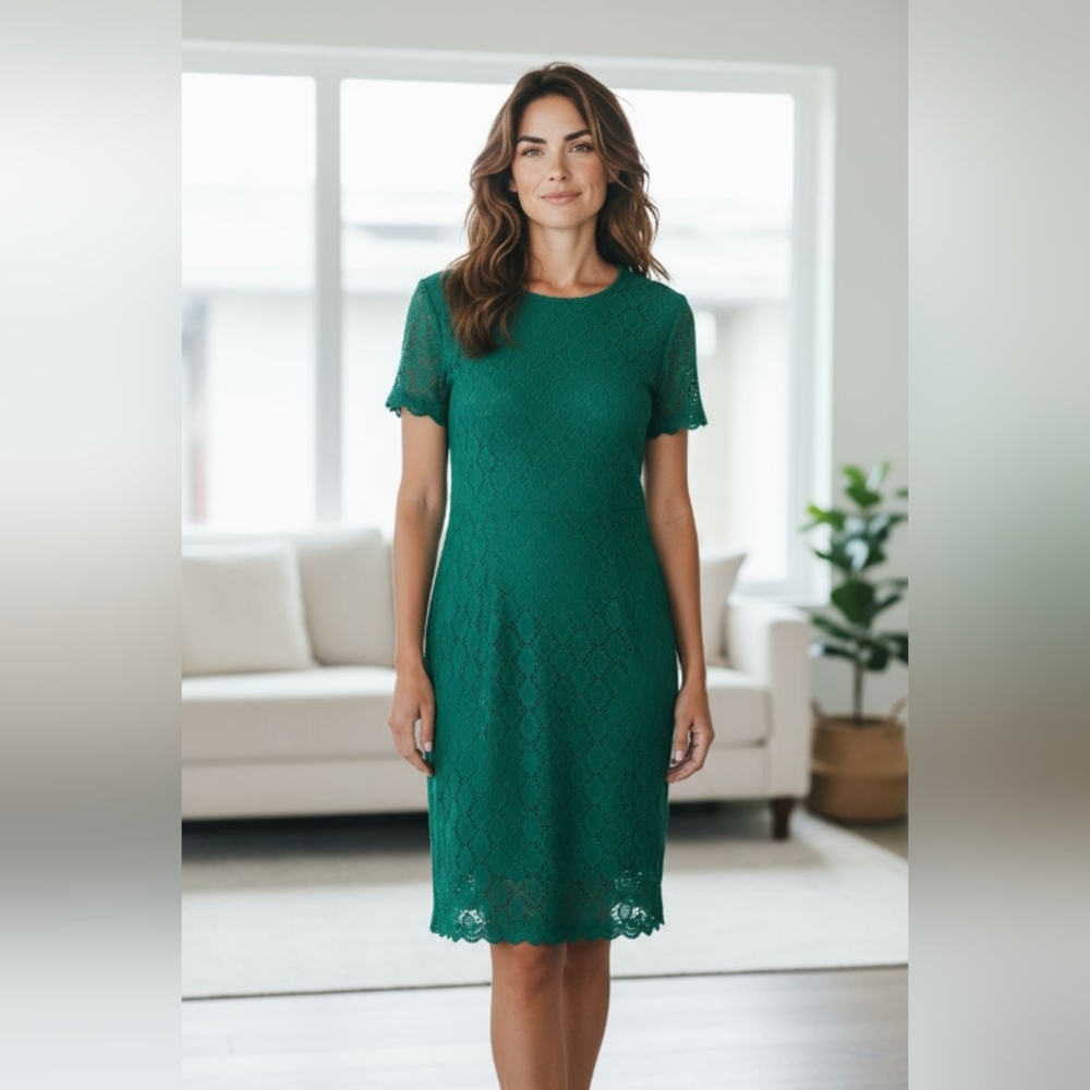 RONNI NICOLEElegant Green Lace Dress SIZE MEDIUM